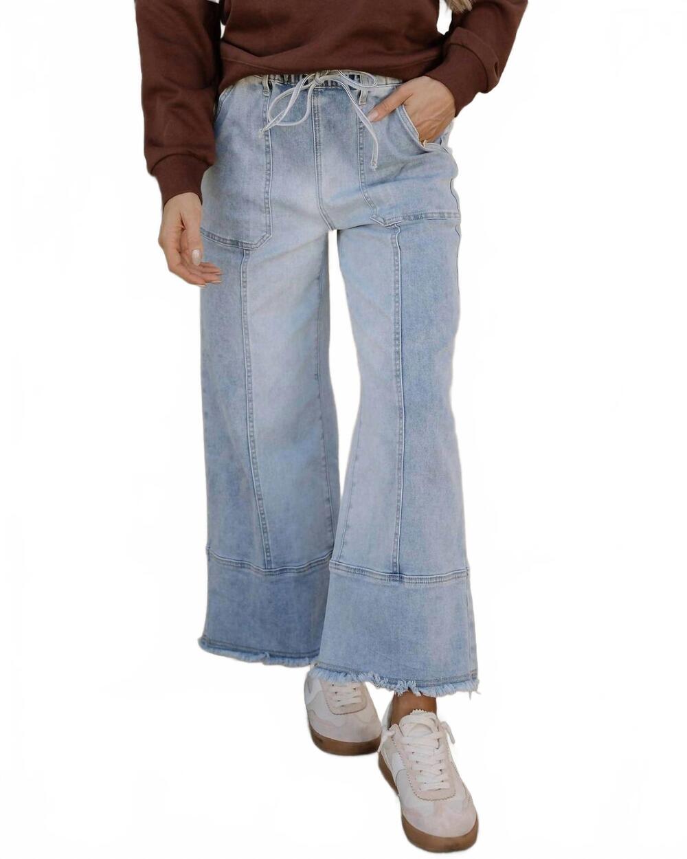 NEW INDIE & CO cropped wide leg raw hem jeans in beau blue